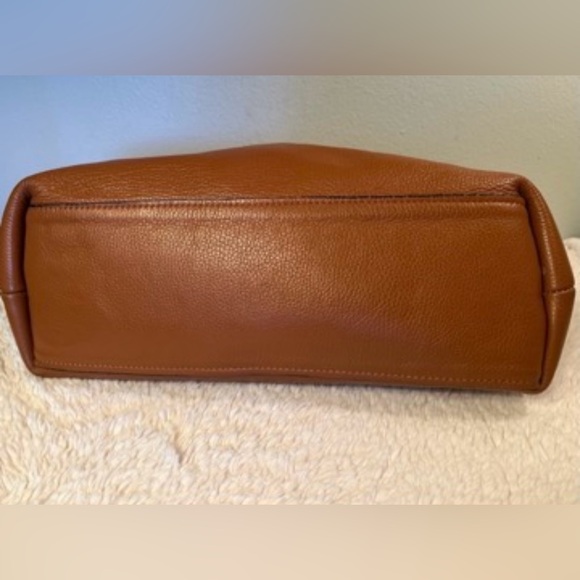 Persaman New York Genuine Leather Tote w/ Bow - Picture 5 of 12